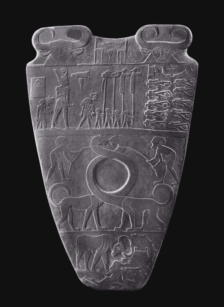 Figure 6-2: Check out the pharaoh looking at his decapitated enemies who have been stacked with their lopped heads between their legs (in the upper-right-hand corner).